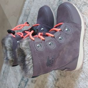 NIB Sorel Whitney Suede Boots
